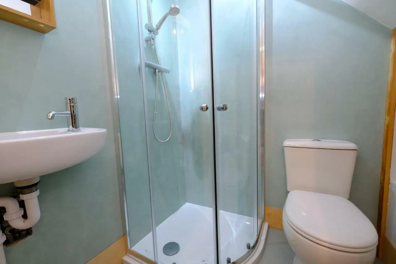 The Little Luckwell Apartment By Cliftonvalley Apartments Bristol